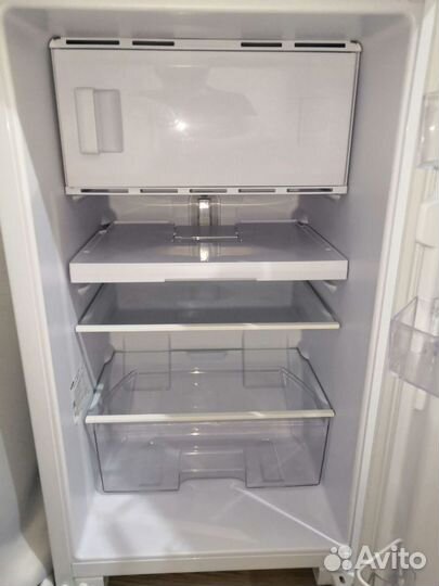 Холодильник Бирюса 108, б/у менее года
