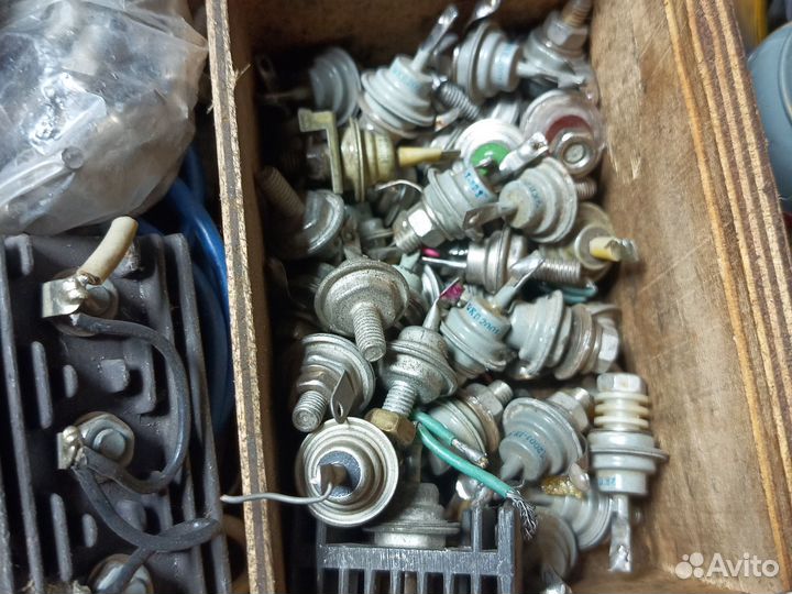 Диод силовой, Tириcторы