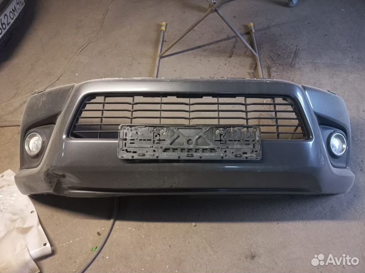 Бампер передний toyota hilux