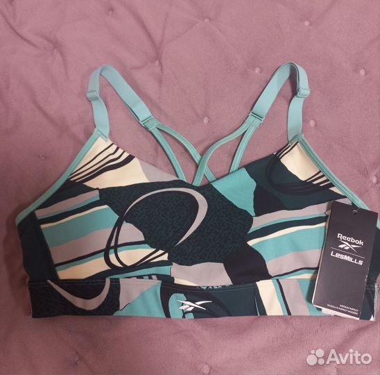 Спортивный топ Reebok, новый