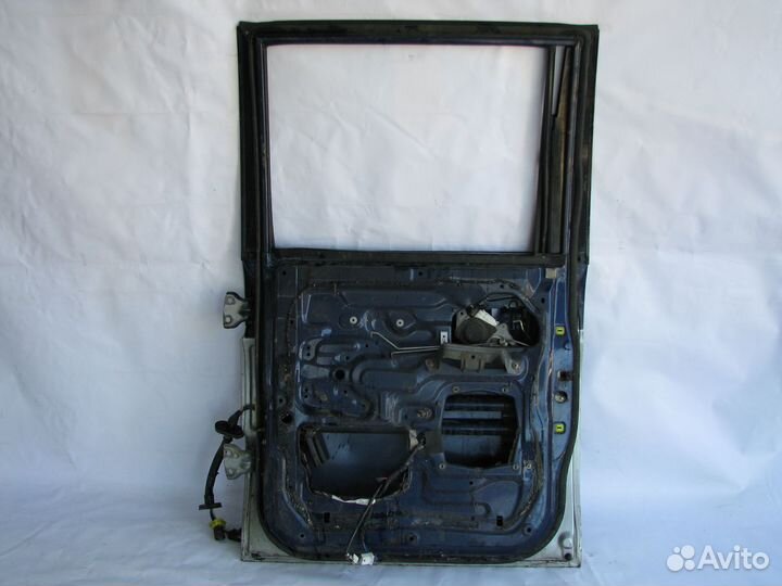 Mitsubishi L200 Дверь задняя правая