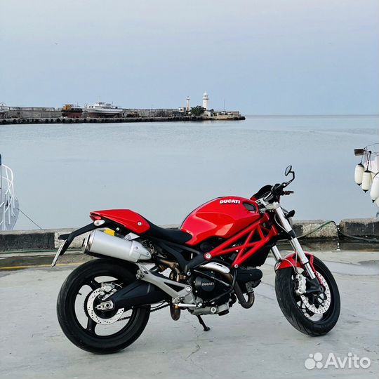 Ducati 696 Monster
