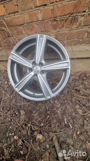 Оригинальный диск R19 Вулканис на Вольво хс90