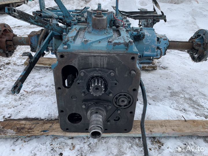 Задний мост с коробкой передач в сборе на мтз -82