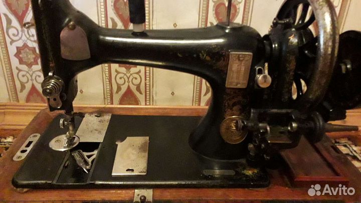 Швейная машинкаNaumann