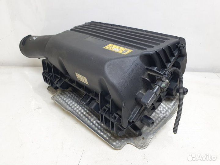 Корпус воздушного фильтра Mercedes-Benz C W205 2.0