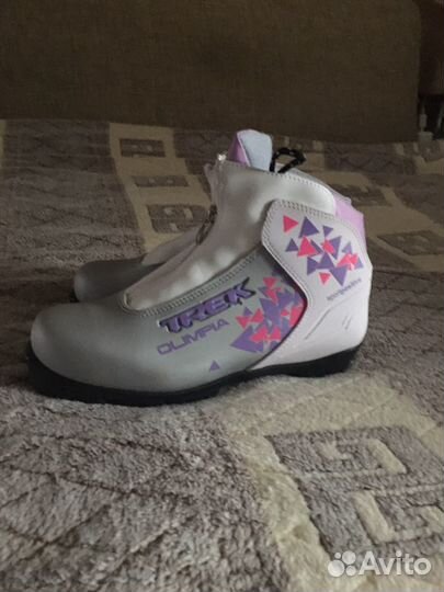 Лыжные ботинки