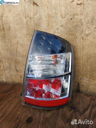 Фонарь задний правый Toyota Prius 2 NHW20 2005