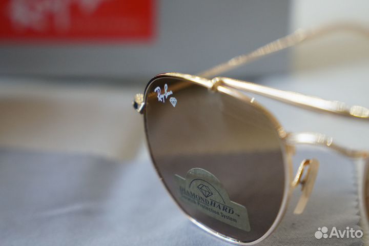 Солнцезащитные очки Ray Ban