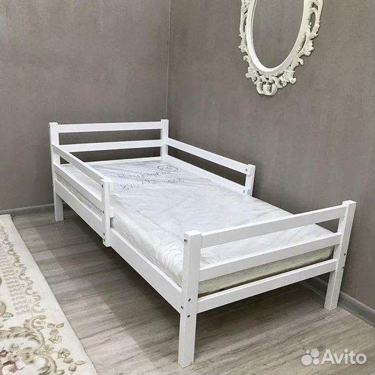 Подростковая кровать + матрас белая. Новые в упако