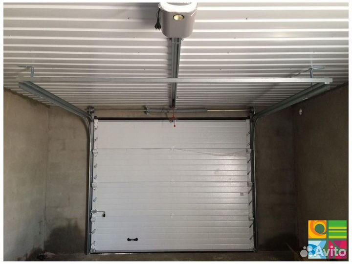 Секционные ворота для гаража alutech