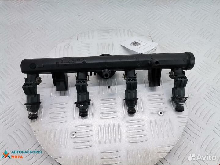 Форсунка Volkswagen Polo 3 1996 030906031J