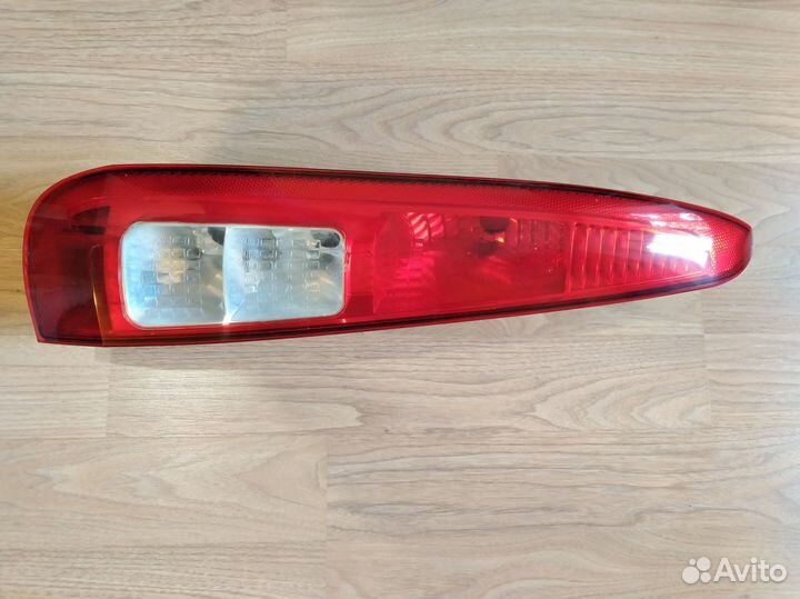 Фонарь левый задний Ford Fusion