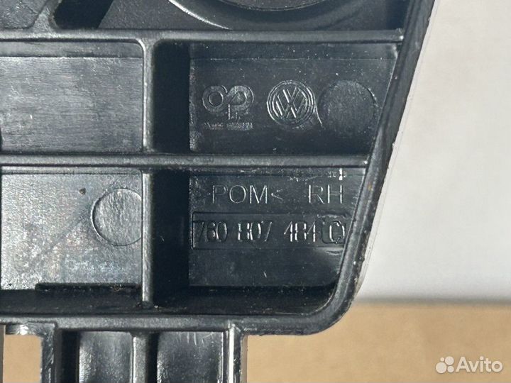 Кронштейн крепления бампера переднего Volkswagen Touareg III