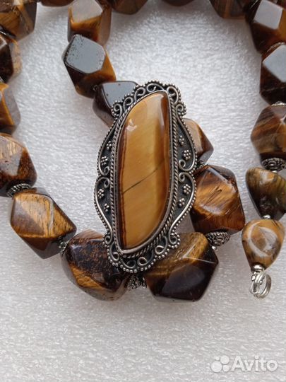 Крупное кольцо и колье из тигрового глаза
