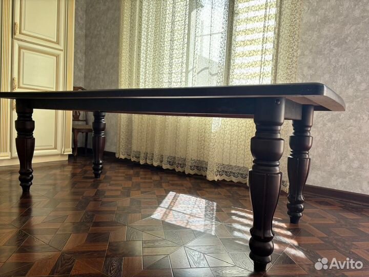 Кухонный стол