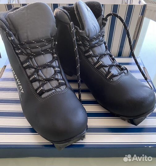 Беговые лыжи fischer, палки и ботинки новые