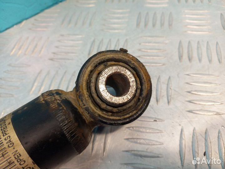 Амортизатор задний Volkswagen Passat B7 1.4 caxa