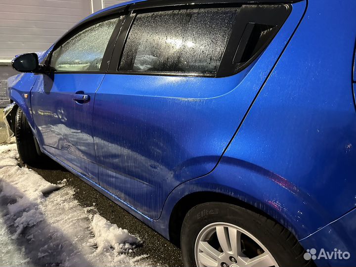 Chevrolet Aveo 1.6 AT, 2012, битый, 140 000 км