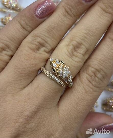 Кольцо. Медицинский сплав с фианитами