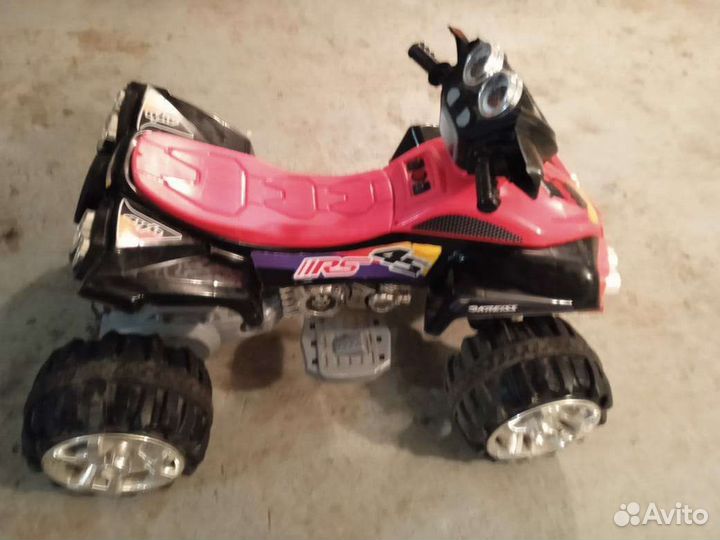 Детский квадроцикл на аккумуляторе