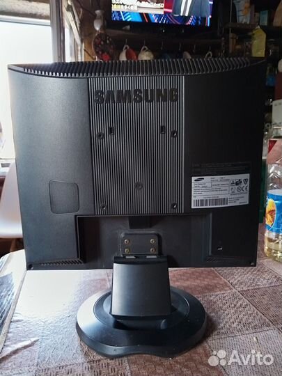 Монитор Samsung