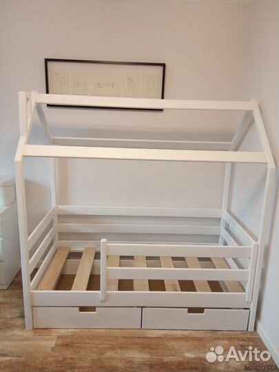 Детская кровать домик