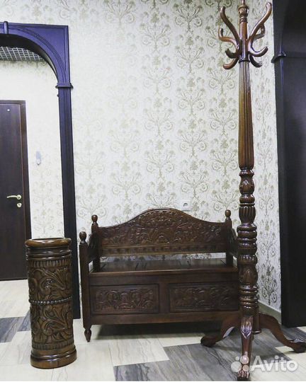 Вешалка для одежды напольная из Массива