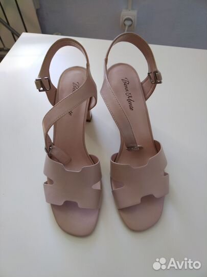 Босоножки женские 38 размер