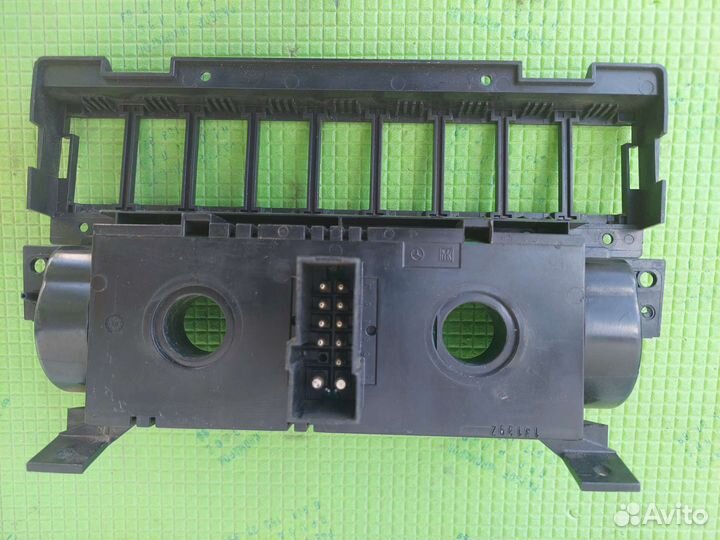 Блок управления климатом Mercedes-Benz W124