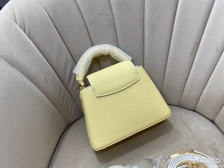 Сумка Louis Vuitton Capucines