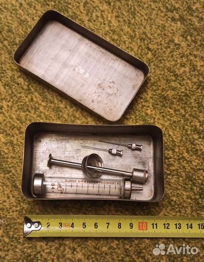 Стерилизатор со шприцом СССР