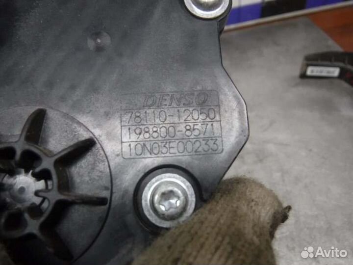 Педаль газа Toyota Corolla 151 1ZR 2011