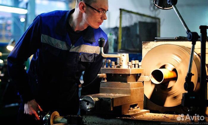 Токарь в г. Электросталь вахта/местная прописка