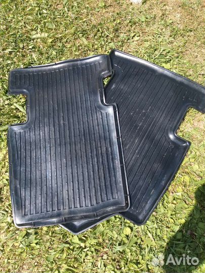 Автомобильные коврики резиновые