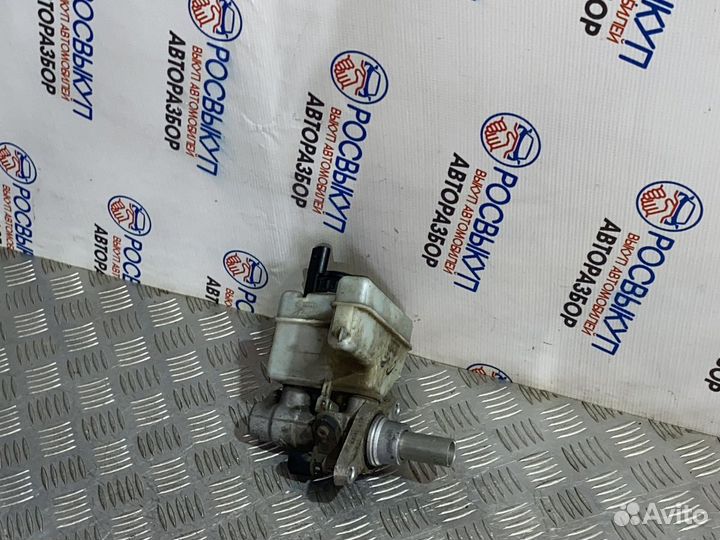 Цилиндр тормозной главный Volkswagen Passat CC