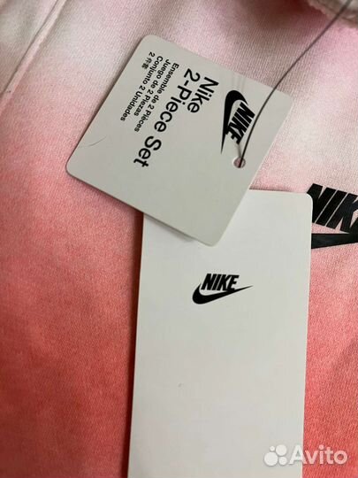 Спортивный костюм Nike для девочки