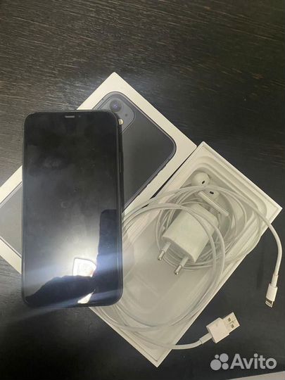 Телефон iPhone 11