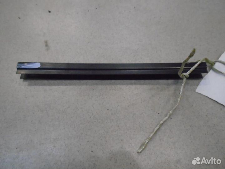 Направляющая стекла двери задней левой Nissan X-t