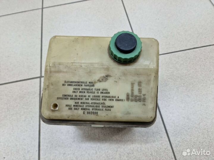 Увеличенный / Большой бачок гура на Audi 100/A6 C4