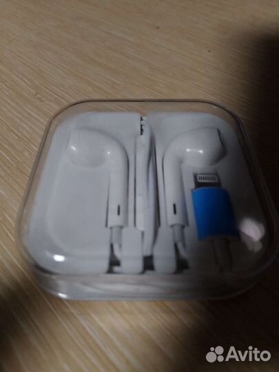 Наушники с микрофоном