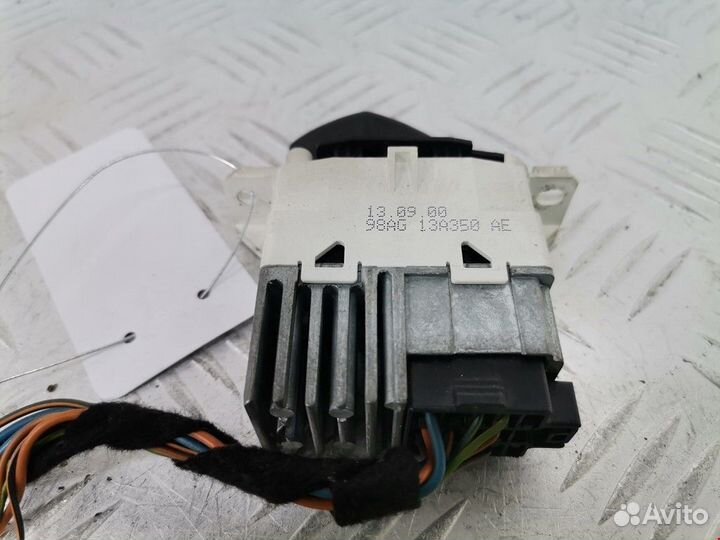 Кнопка аварийной сигнализации Ford Focus 2000