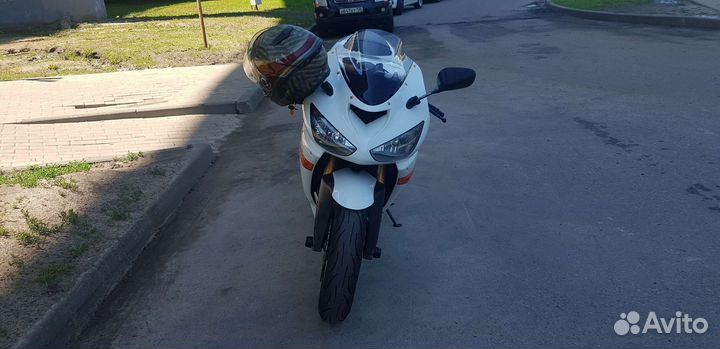 Kawasaki zx6r