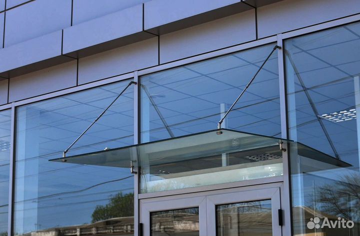 Стеклянный козырек