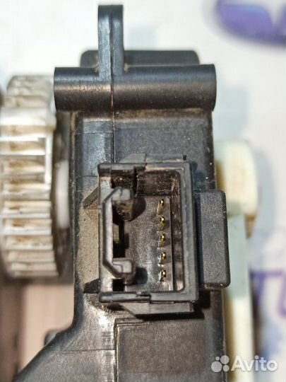 Сервопривод заслонок печки Toyota Camry 55 2.5