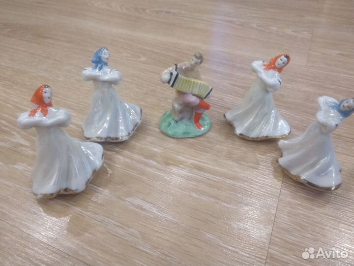 Статуэтки русский перепляс