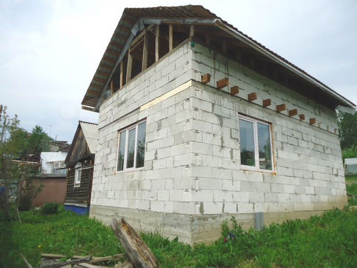 Дом 77 м² на участке 9,6 сот.