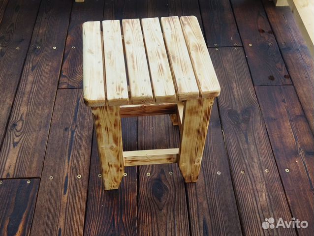 Табурет деревянный