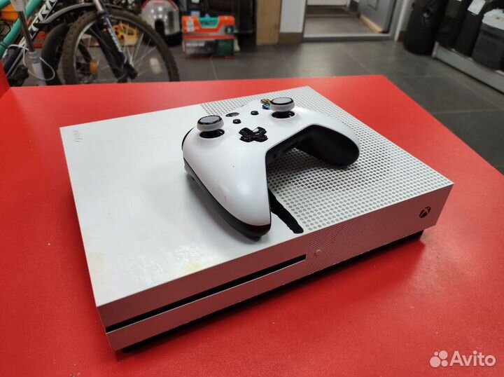 Игровая приставка Microsoft Xbox One S 1000 гб