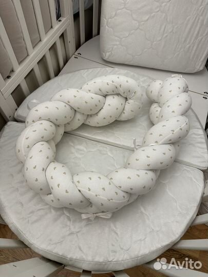 Бортик коса в кроватку